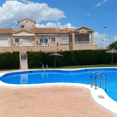 ホテル 4 Persons, Terrace, Y Swimming Pool 3*