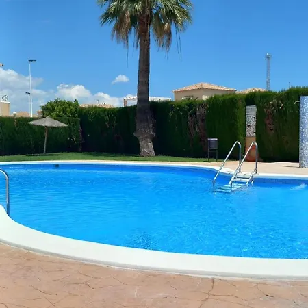 ホテル 4 Persons, Terrace, Y Swimming Pool トレビエハ
